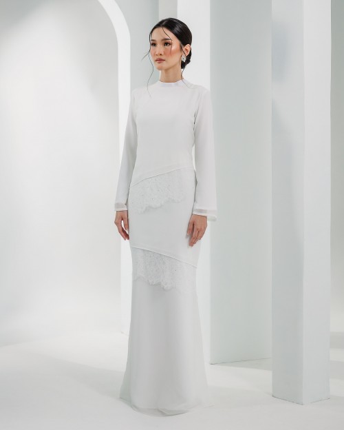 KATE DRESS IN OFF WHITE